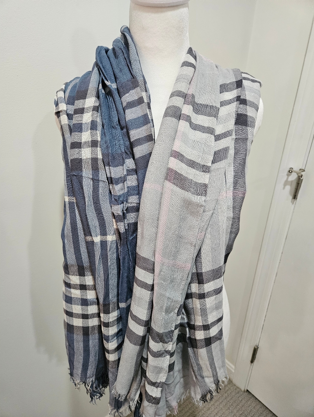 V. FRAAS SET OF 2 Scarfs - Blue & Gray and Gray & Pink Lightweight